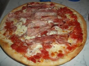 Pizza Prosciutto Cotto. Mister Pizza Livigno
